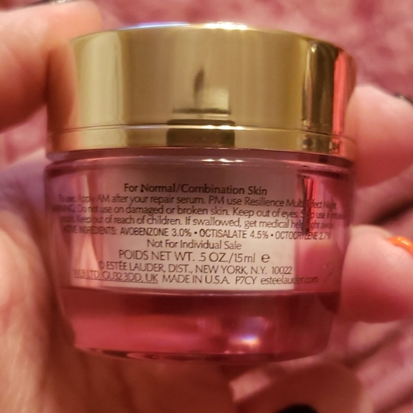 Estee Lauder Resilience Face & Neck Creme - Picture 3 of 3
